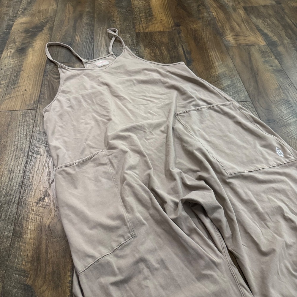 Free People FP Movement Hot Shot Onesie Jumpsuit Taupe Tan Medium Oversized Boho - Picture 2 of 8